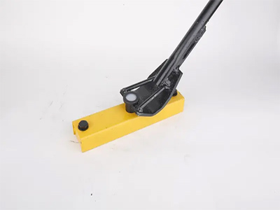Details of Releasing Tool for Shuttering Magnet