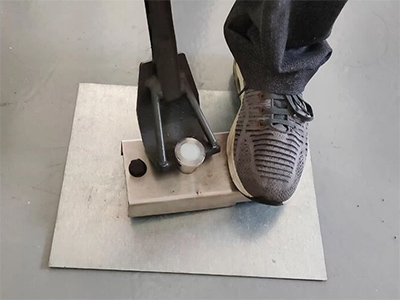 Details of Releasing Tool for Shuttering Magnet